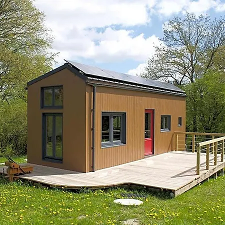 Tiny House Les Jours Heureux Sejour Nature Pres De Dinant Et Des Lacs De L Eau D Heure Hotel