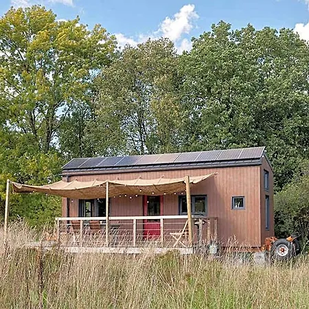 Tiny House Les Jours Heureux Sejour Nature Pres De Dinant Et Des Lacs De L Eau D Heure Hotel
