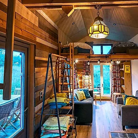Tiny House Les Jours Heureux Sejour Nature Pres De Dinant Et Des Lacs De L Eau D Heure Hotel Philippeville