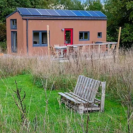 Hotel Tiny House Les Jours Heureux Sejour Nature Pres De Dinant Et Des Lacs De L Eau D Heure Philippeville