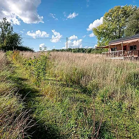 Tiny House Les Jours Heureux Sejour Nature Pres De Dinant Et Des Lacs De L Eau D Heure *