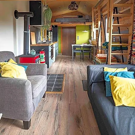 Tiny House Les Jours Heureux Sejour Nature Pres De Dinant Et Des Lacs De L Eau D Heure